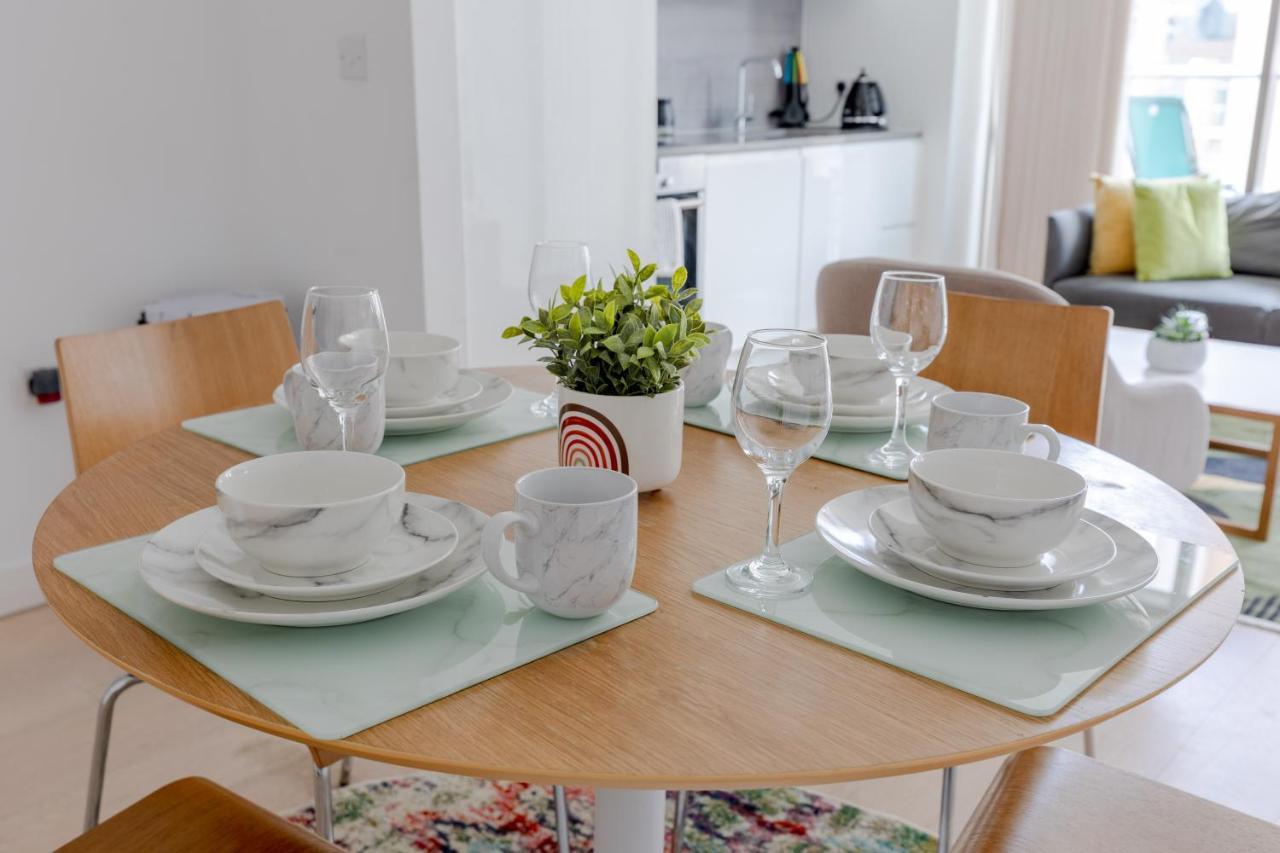 Dockside With Scenic Views Apartamento *